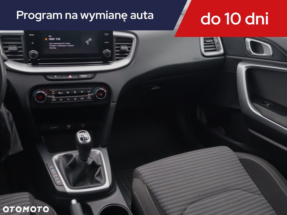 Kia Ceed - 10