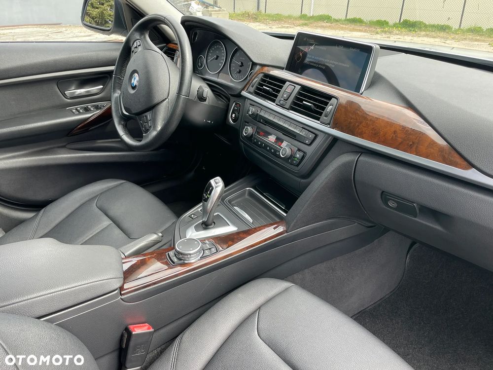 BMW Seria 3 328i xDrive Sport-Aut - 10