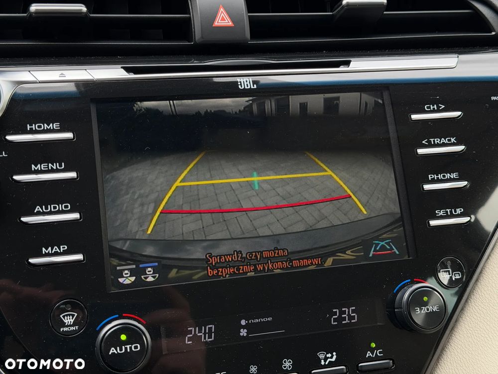 Toyota Camry 2.5 Hybrid Executive CVT - 36