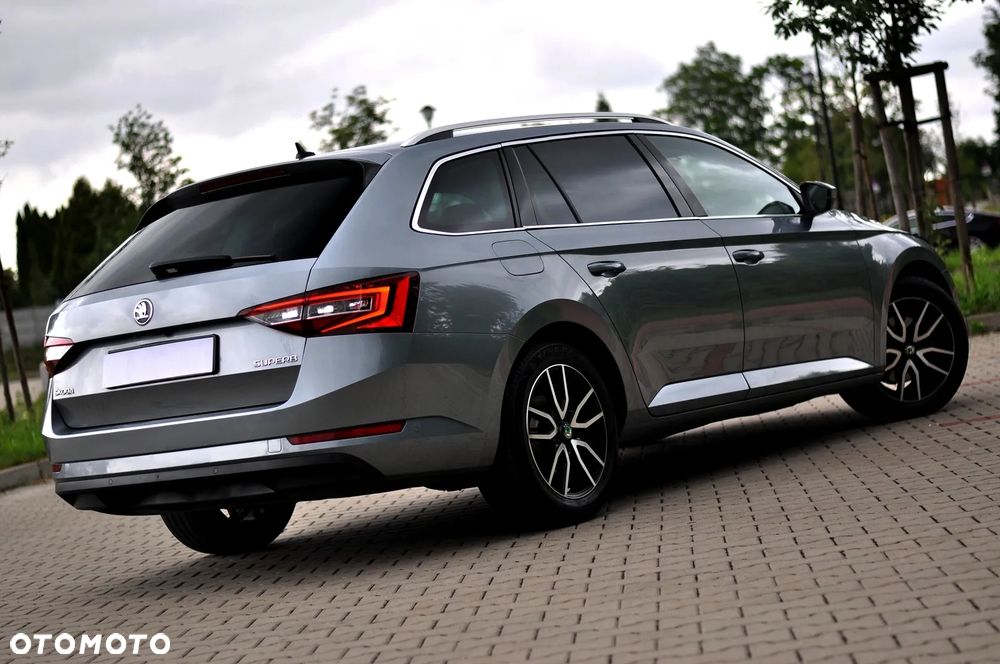 Skoda Superb 2.0 TDI DSG Premium Edition - 14