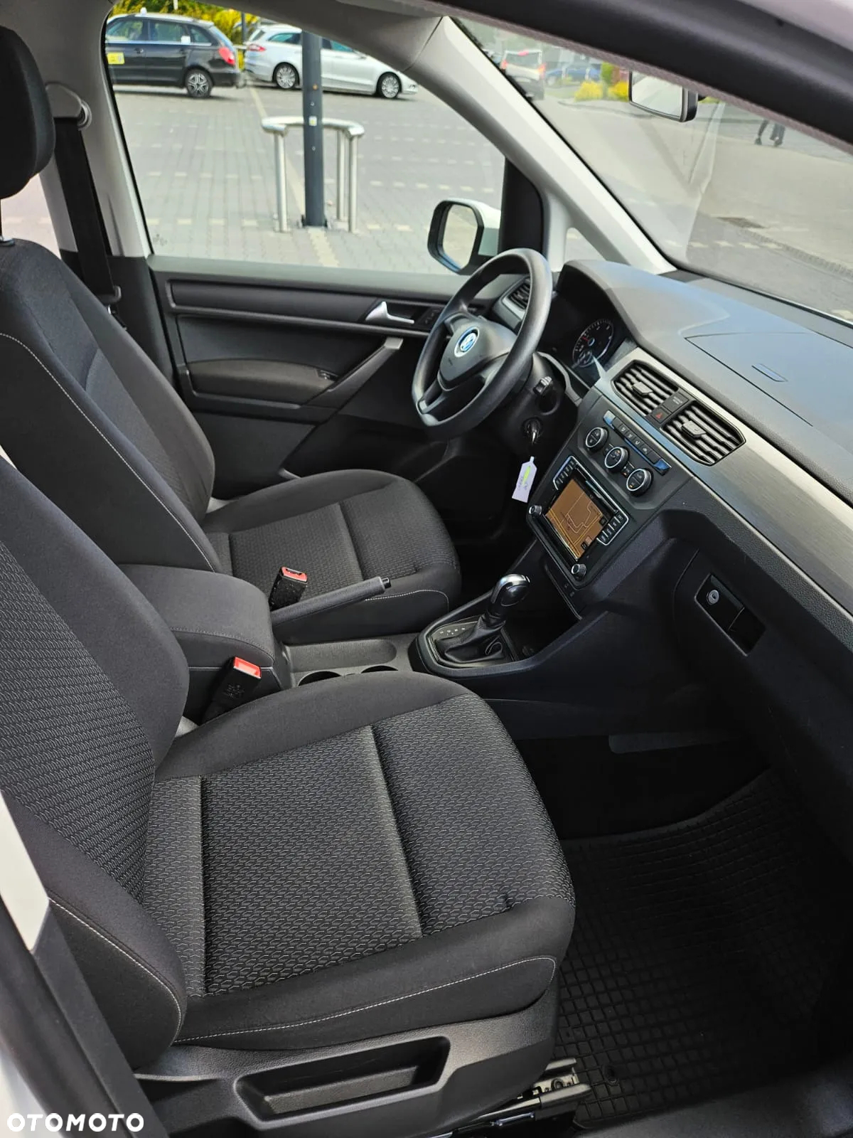 Volkswagen Caddy Maxi 2.0 TDI Trendline 4Motion DSG - 9