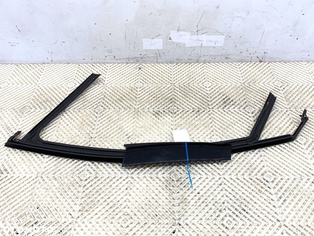 RAMKA DRZWI PRZÓD PRAWA  OPEL GRANDLAND / GRANDLAND X (A18, P1UO) 2017 - 2022 1.2 (75) 96 kW [131 - 1