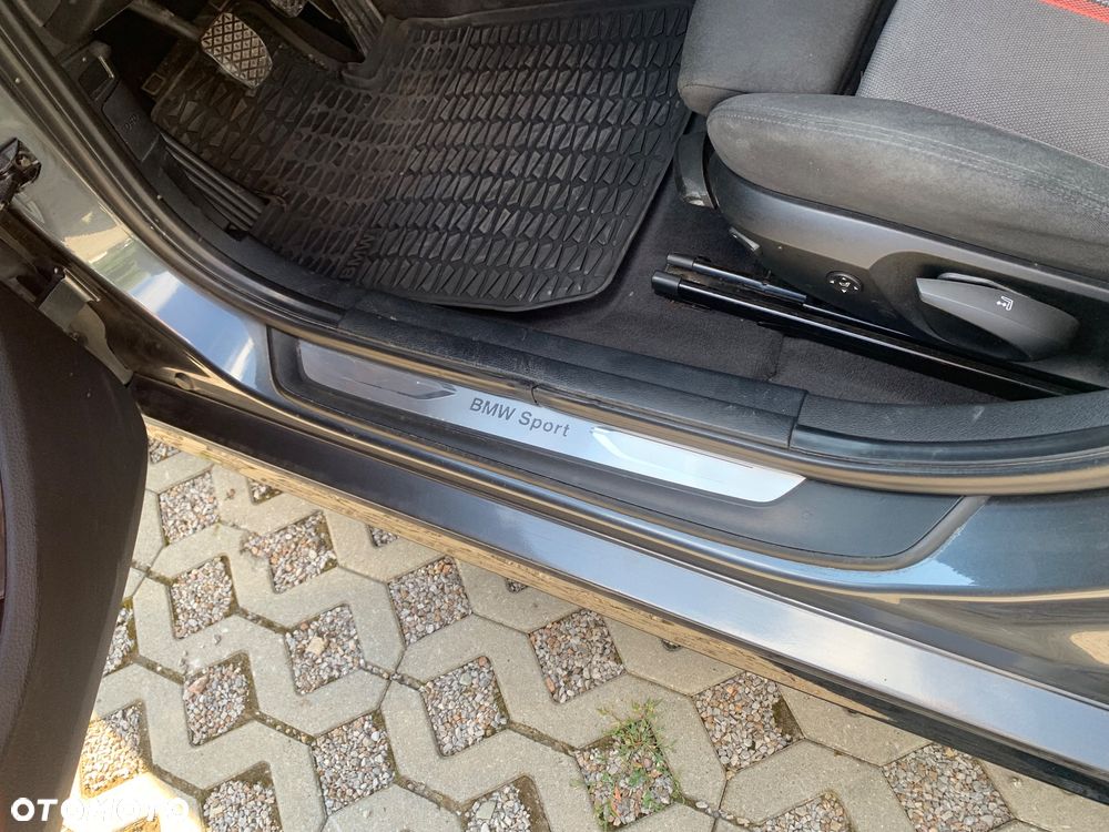 BMW X1 sDrive18d Sport Line - 6