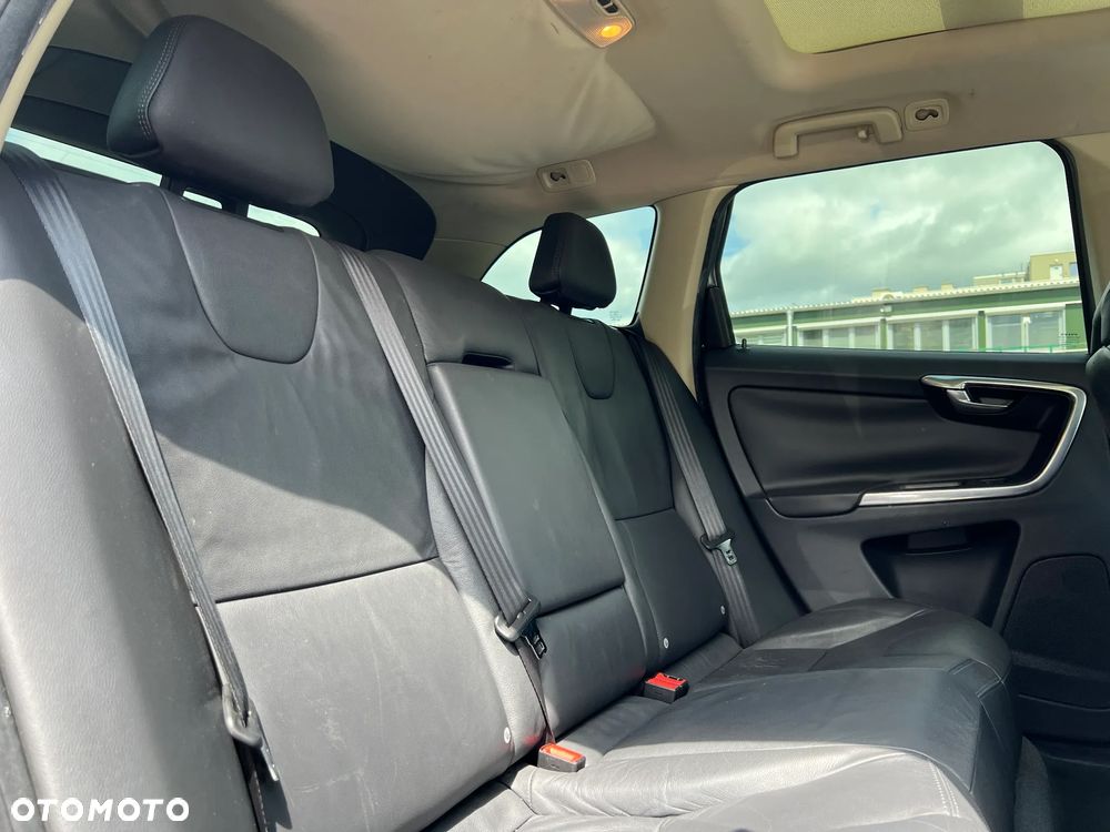 Volvo XC 60 - 25