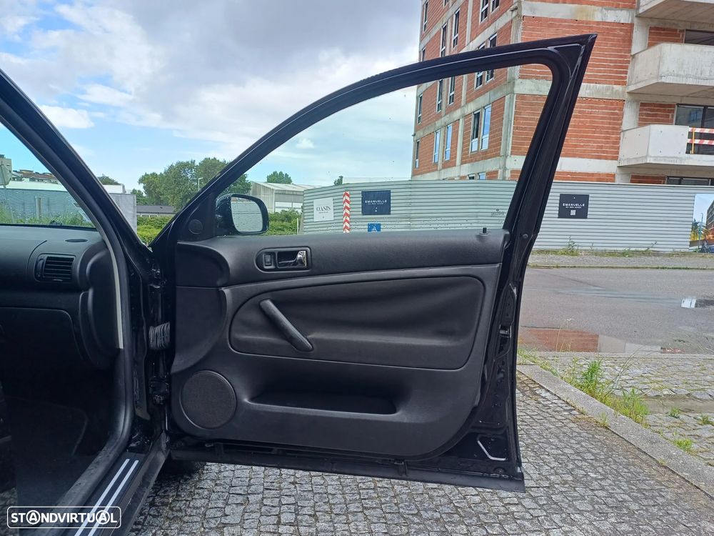 VW Passat Variant 1.9 TDi Confortline - 29