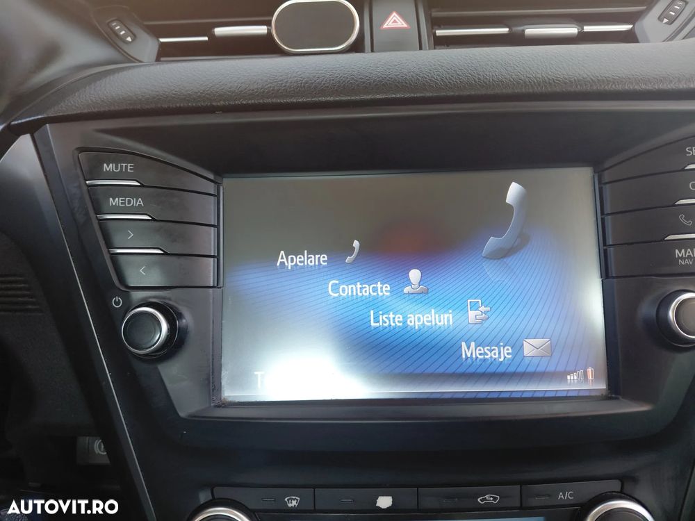 Toyota Avensis 2.0 D-4D Elegance - 18