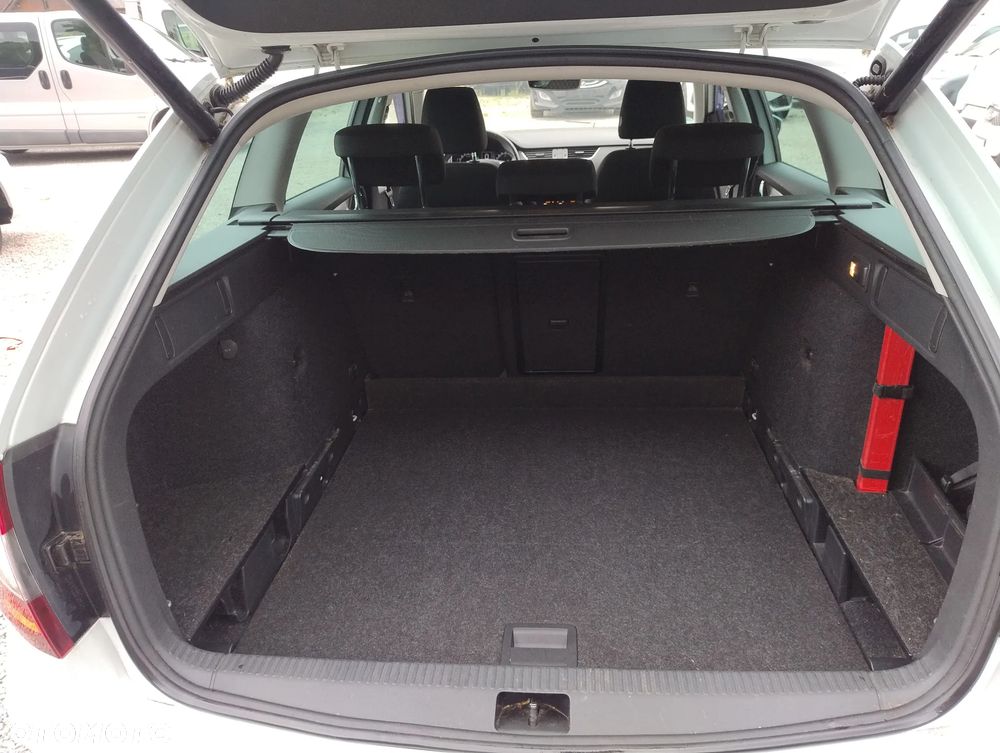 Skoda Octavia 2.0 TDI DSG Style - 17