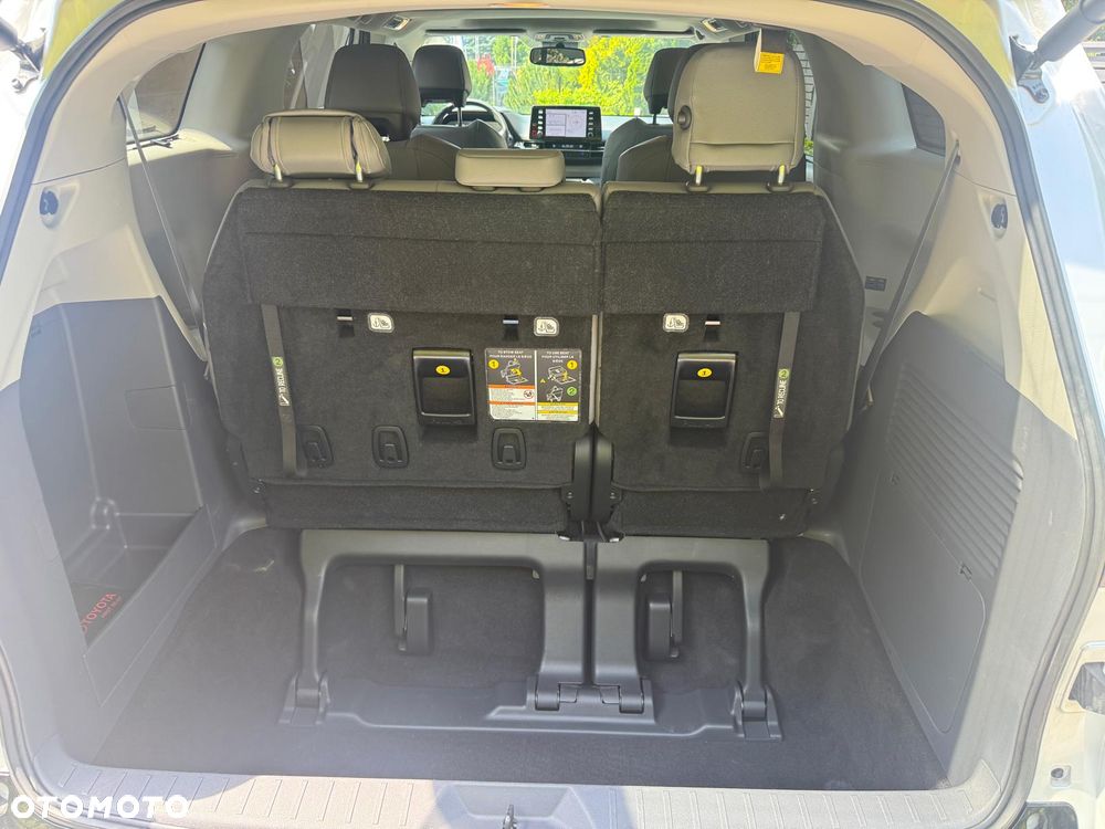 Toyota Sienna - 10