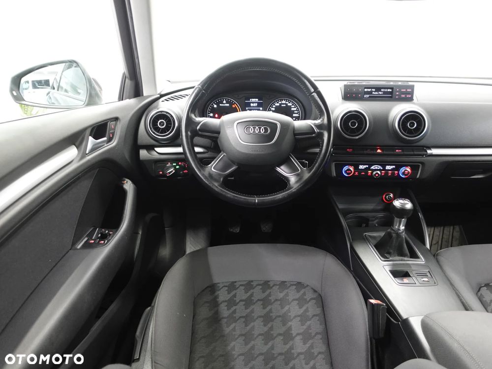 Audi A3 Sportback 2.0 TDI Ambiente - 28