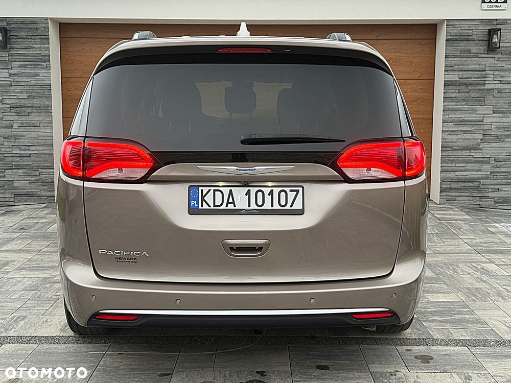 Chrysler Pacifica - 34