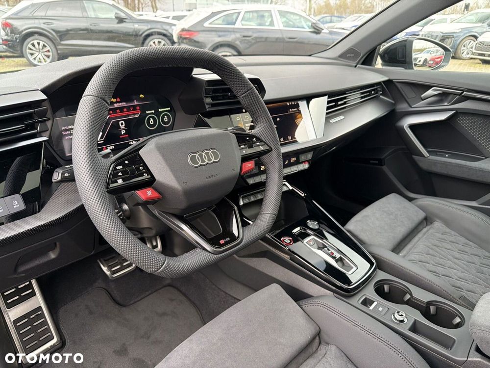 Audi RS3 Limousine - 10