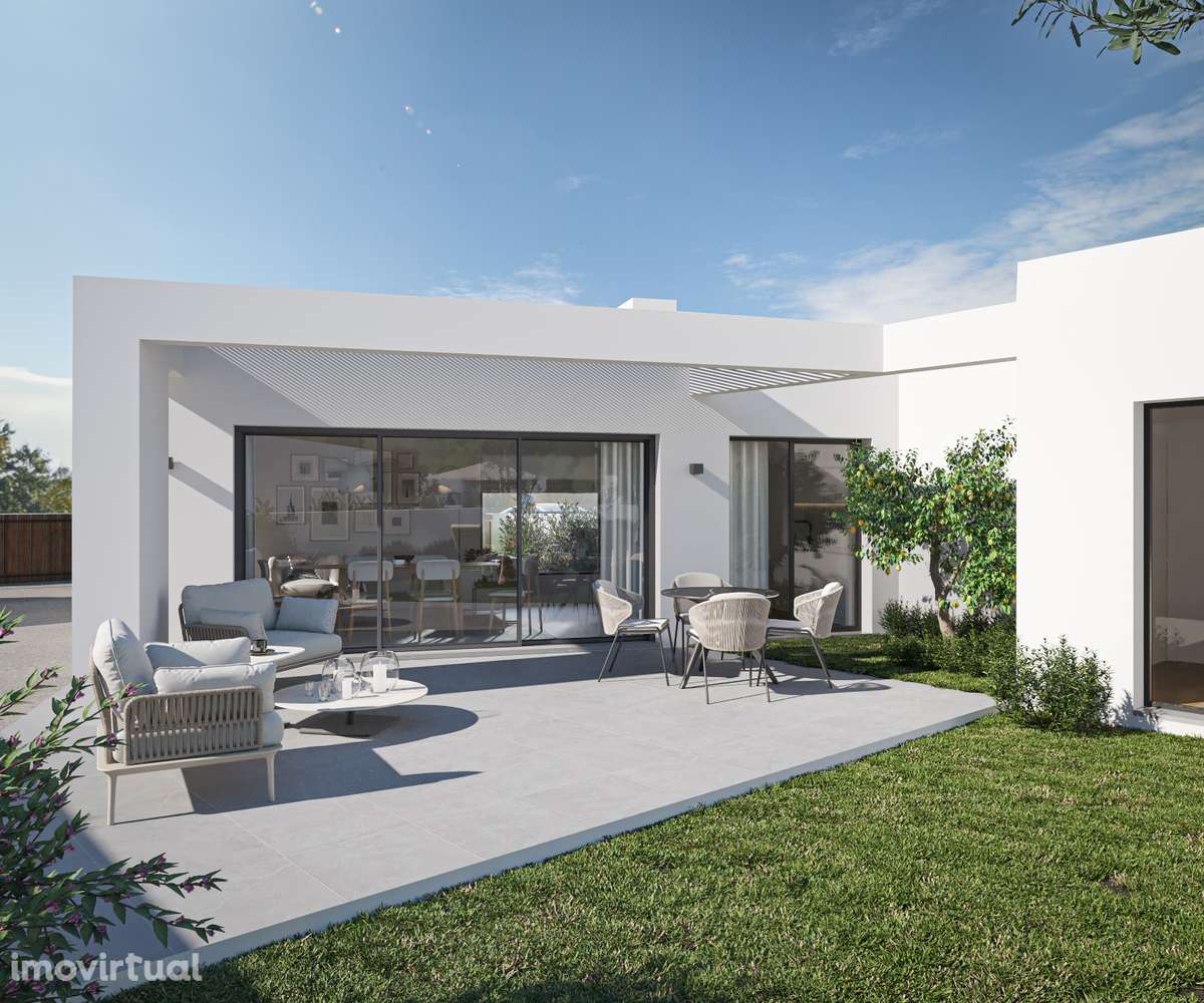 Terreno Urbano de 765m² com Acesso Pavimentado e Boa Localização - Grande imagem: 2/7