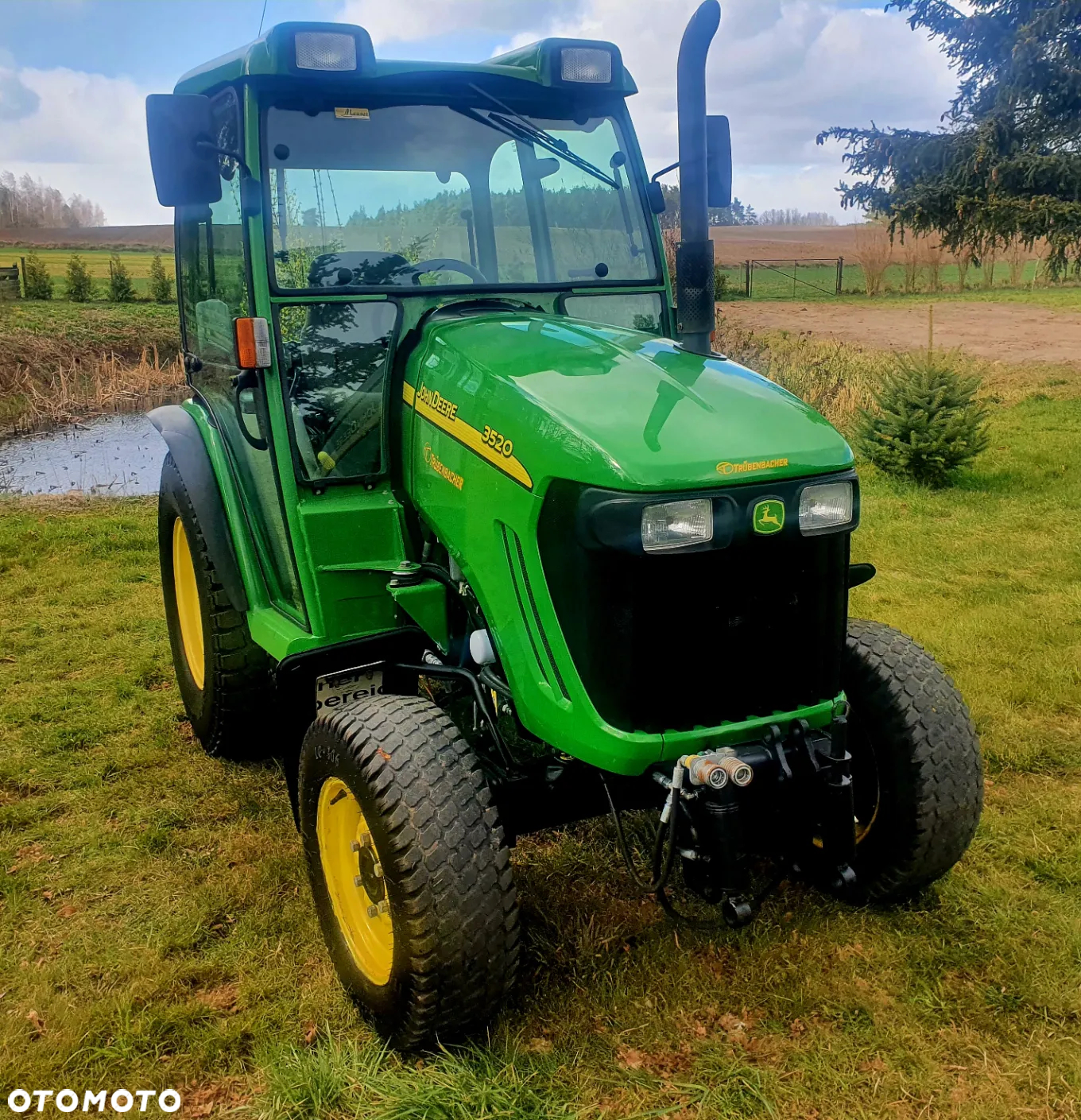 John Deere 3520 - 3
