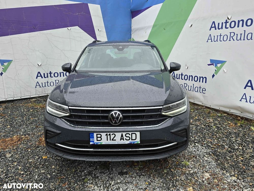Volkswagen Tiguan - 1