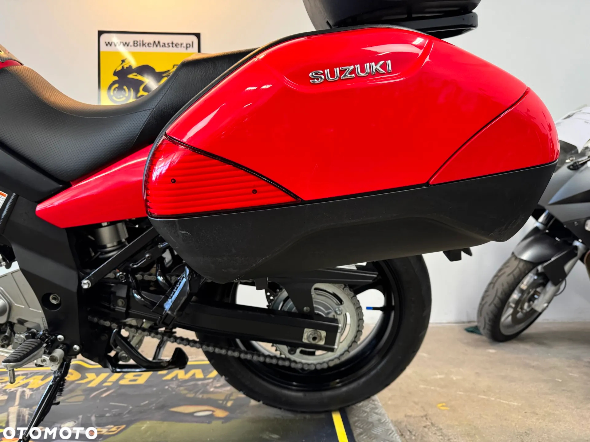 Suzuki DL - 27