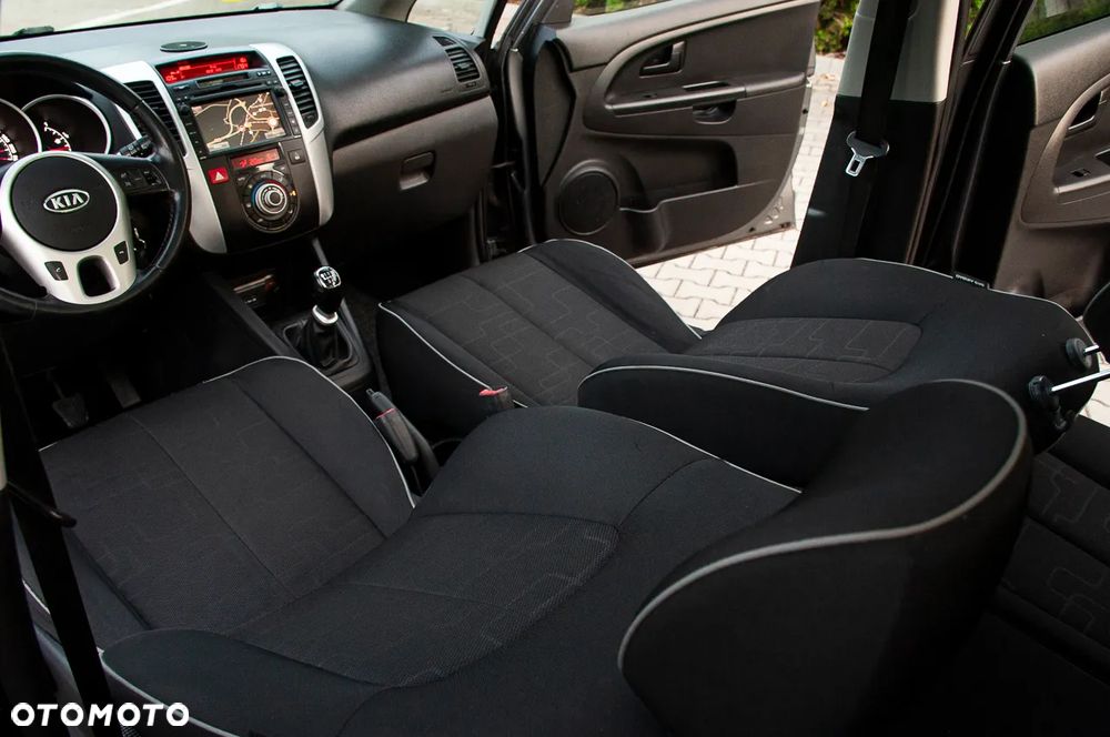 Kia Venga - 33