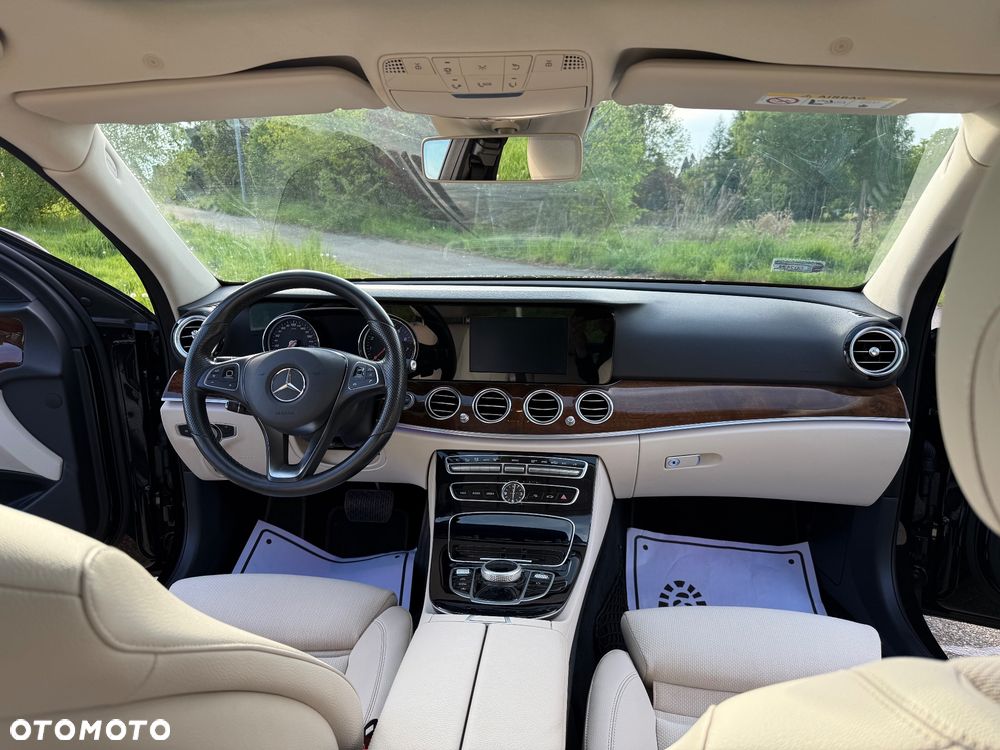 Mercedes-Benz Klasa E 200 CGI BlueEFFICIENCY Automatik Avantgarde - 27