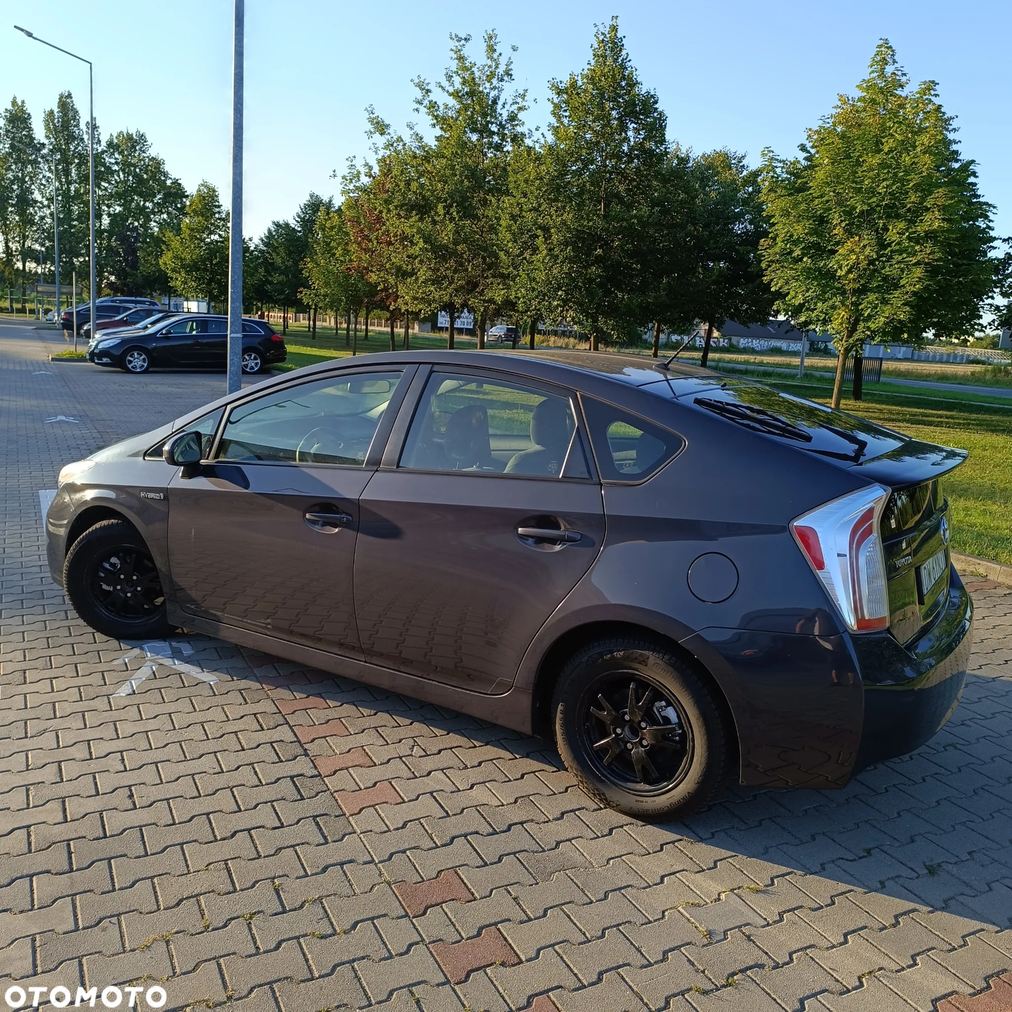 Toyota Prius (Hybrid) Life - 4