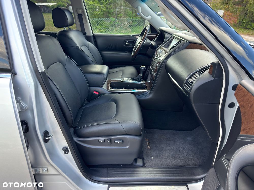 Infiniti QX80 - 30