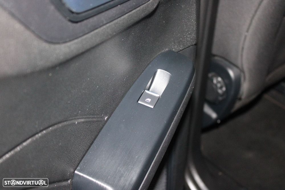 Ford Kuga 1.5 EcoBoost ST-Line - 36