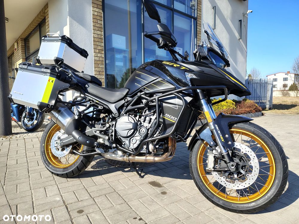 QJMOTOR SRT900S - 10