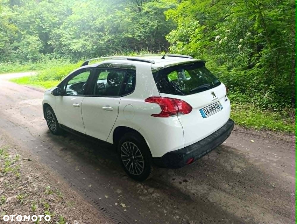 Peugeot 2008 1.2 Pure Tech Style - 6