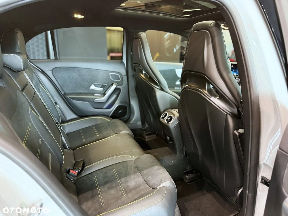 Mercedes-Benz Klasa A 45 S AMG 4-Matic 8G-DCT - 31