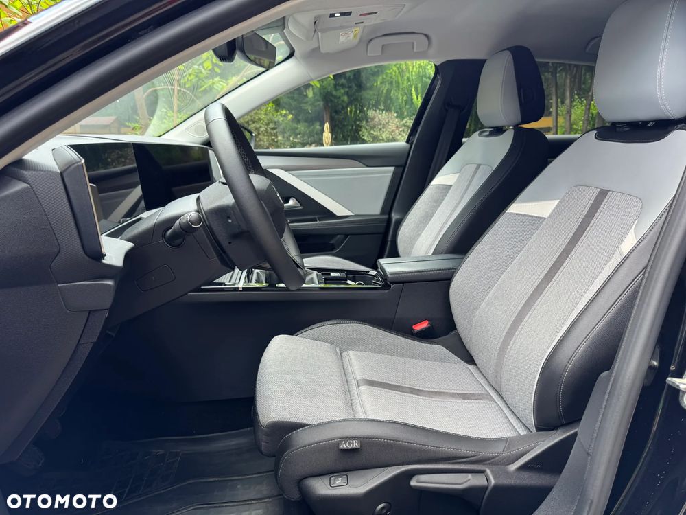Opel Astra 1.2 T Elegance S&S - 11
