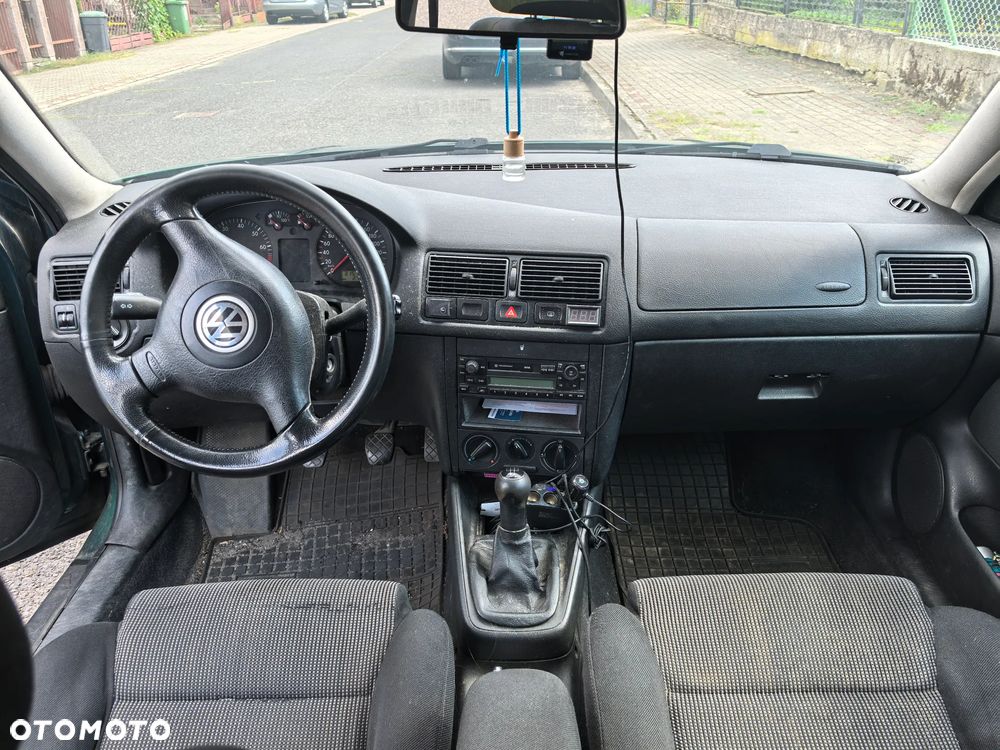 Volkswagen Golf 1.8 Comfortline - 5