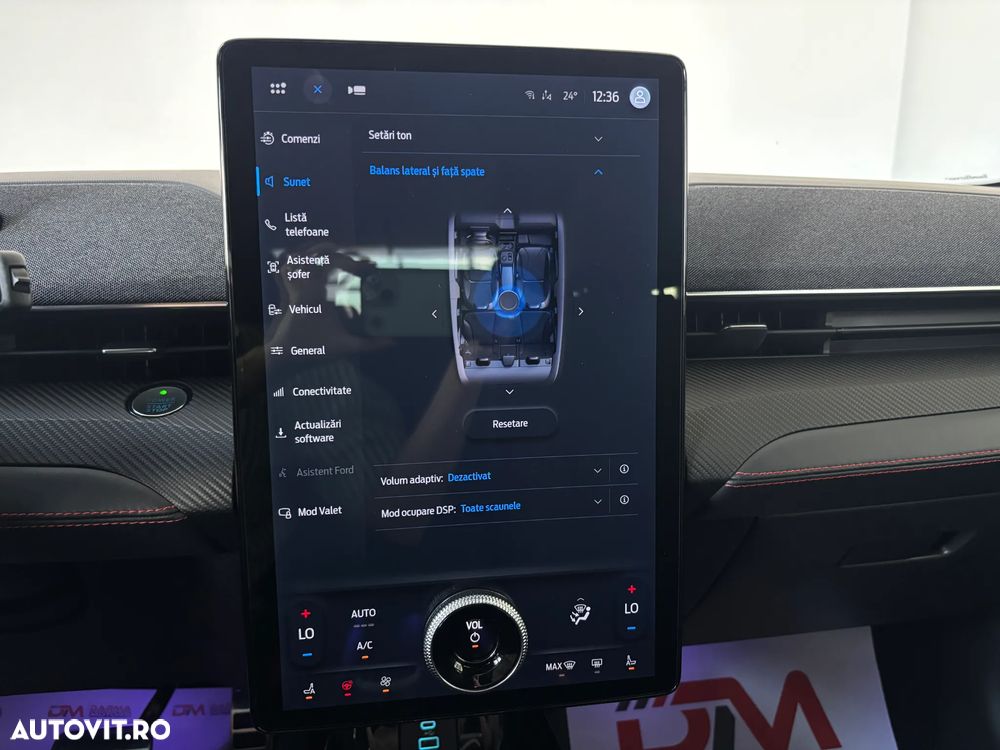 Ford Mustang Mach-E PREMIUM - 29