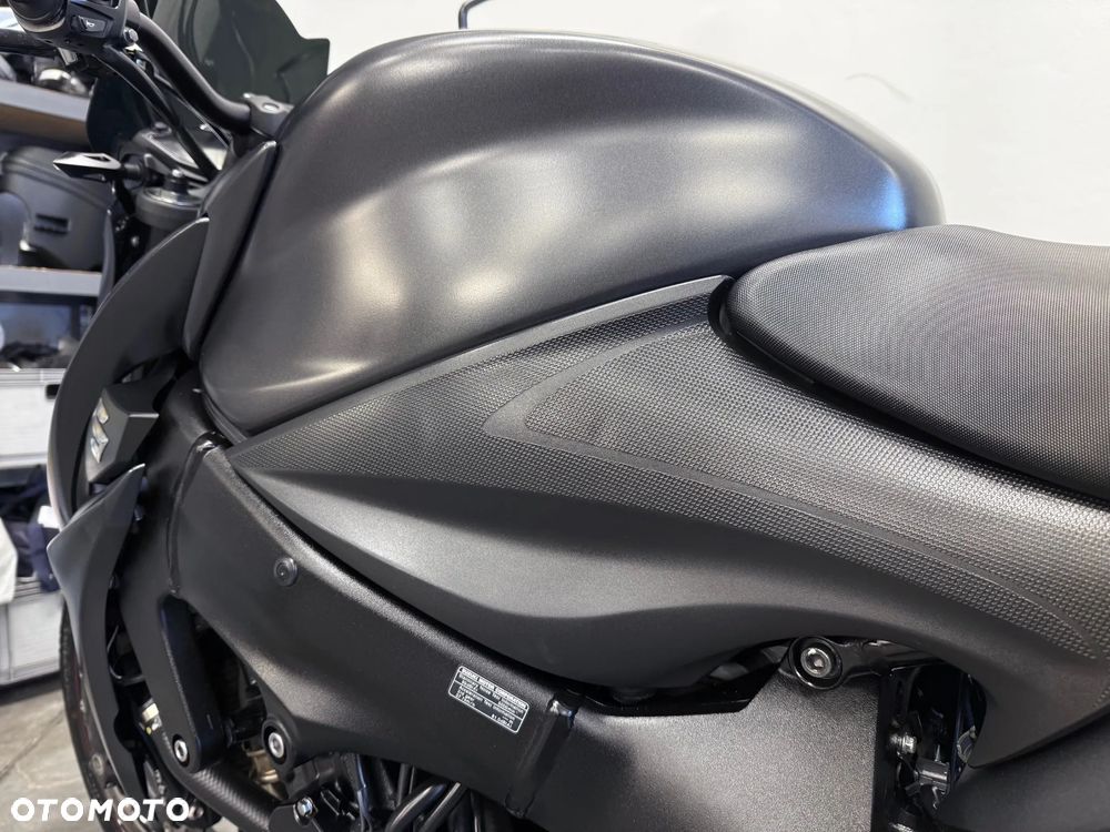 Suzuki GSX - 20
