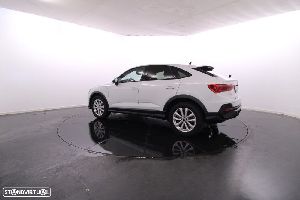 Audi Q3 Sportback 45 TFSIe S line S tronic - 4