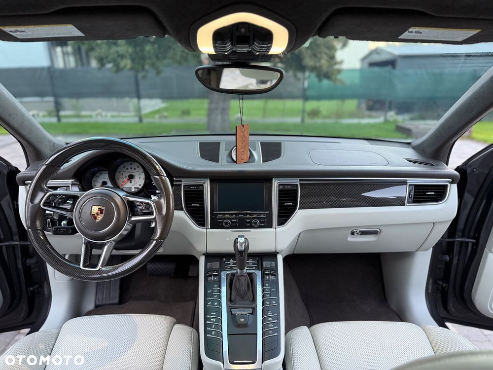 Porsche Macan Turbo PDK - 20
