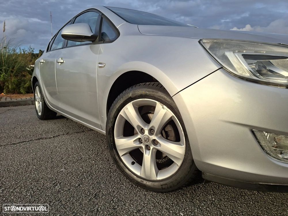 Opel Astra 1.4 Enjoy - 24