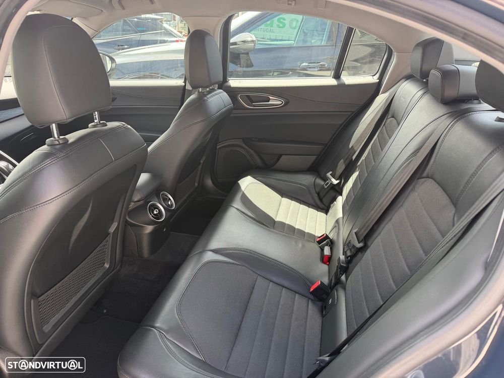 Alfa Romeo Giulia 2.2 D Super AT8 - 27