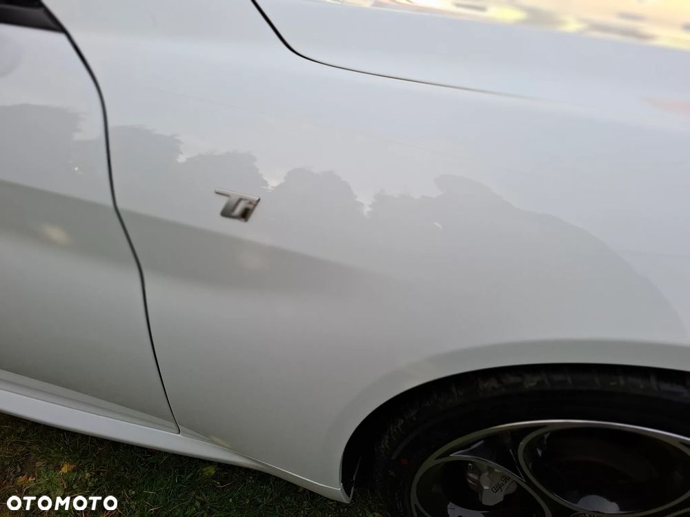 Alfa Romeo Giulia 2.0 Turbo 16V AT8 Veloce - 32