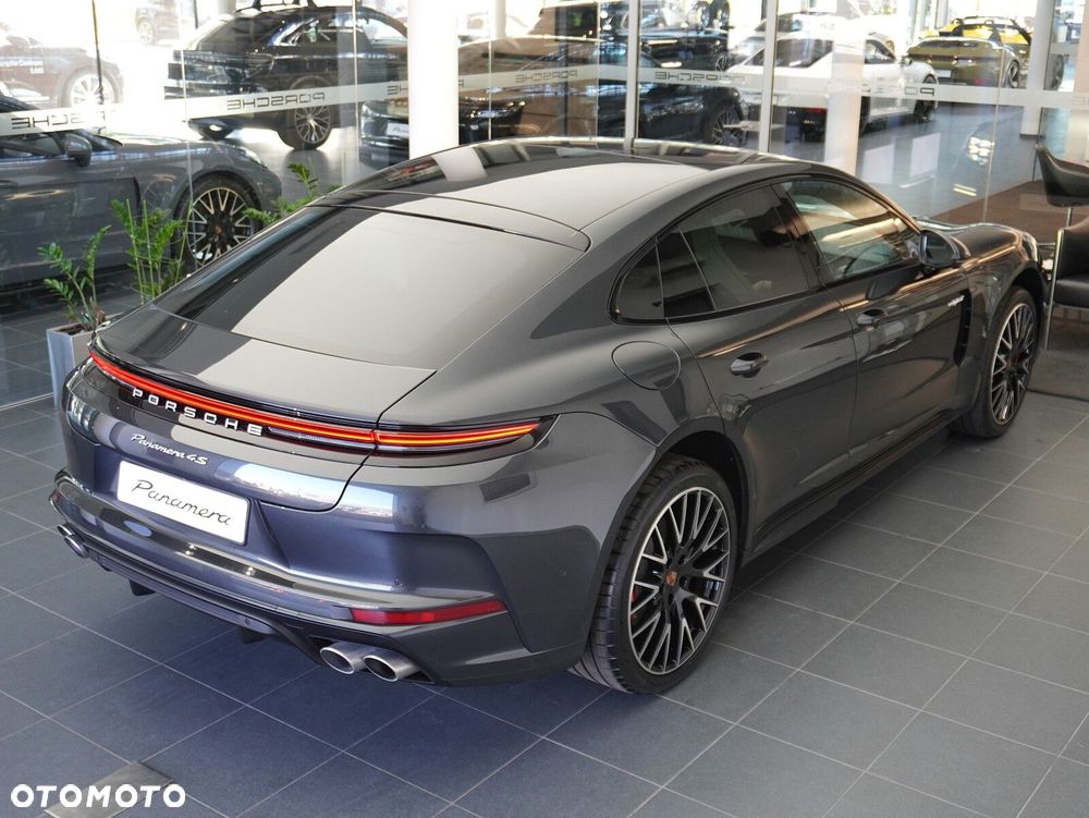 Porsche Panamera 4S E-Hybrid PHEV - 17