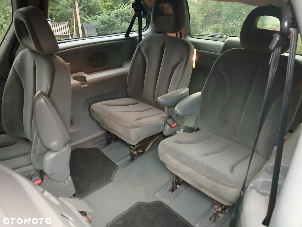 Chrysler Grand Voyager 2.8 CRD SE - 11