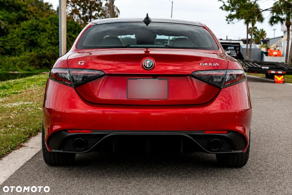 Alfa Romeo Giulia 2.0 Turbo 16V AT8-Q4 Tributo Italiano - 5