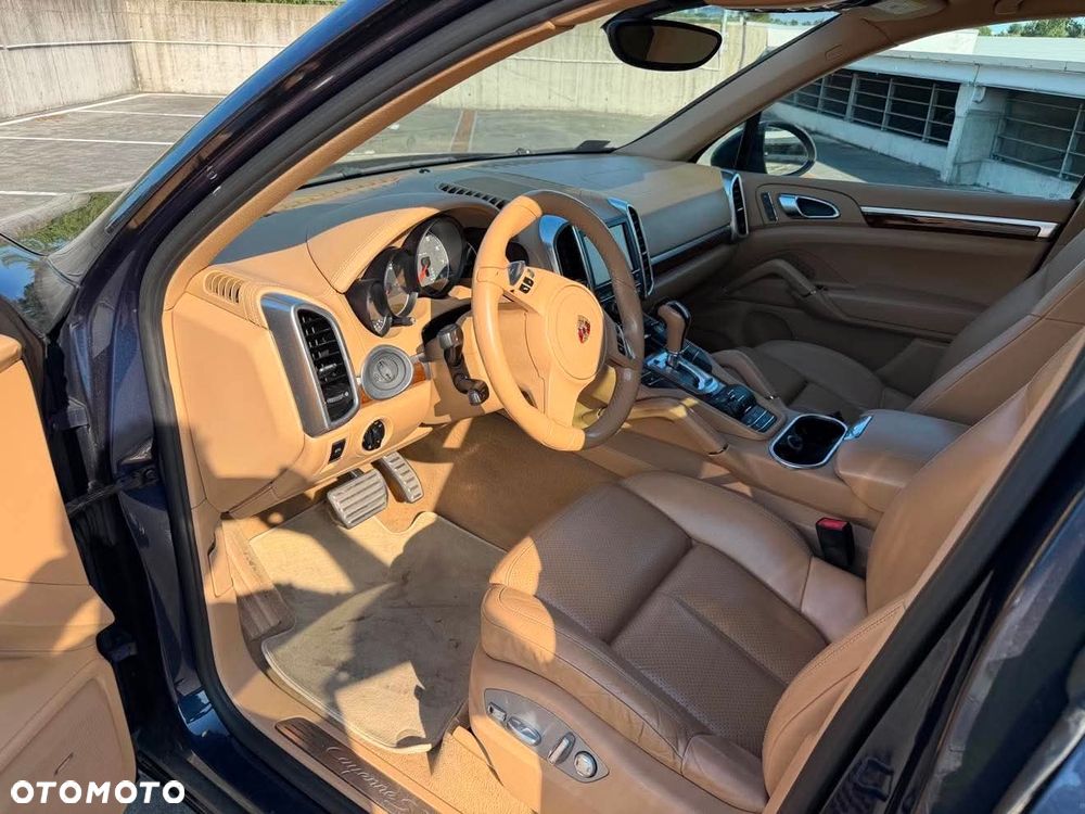 Porsche Cayenne - 8