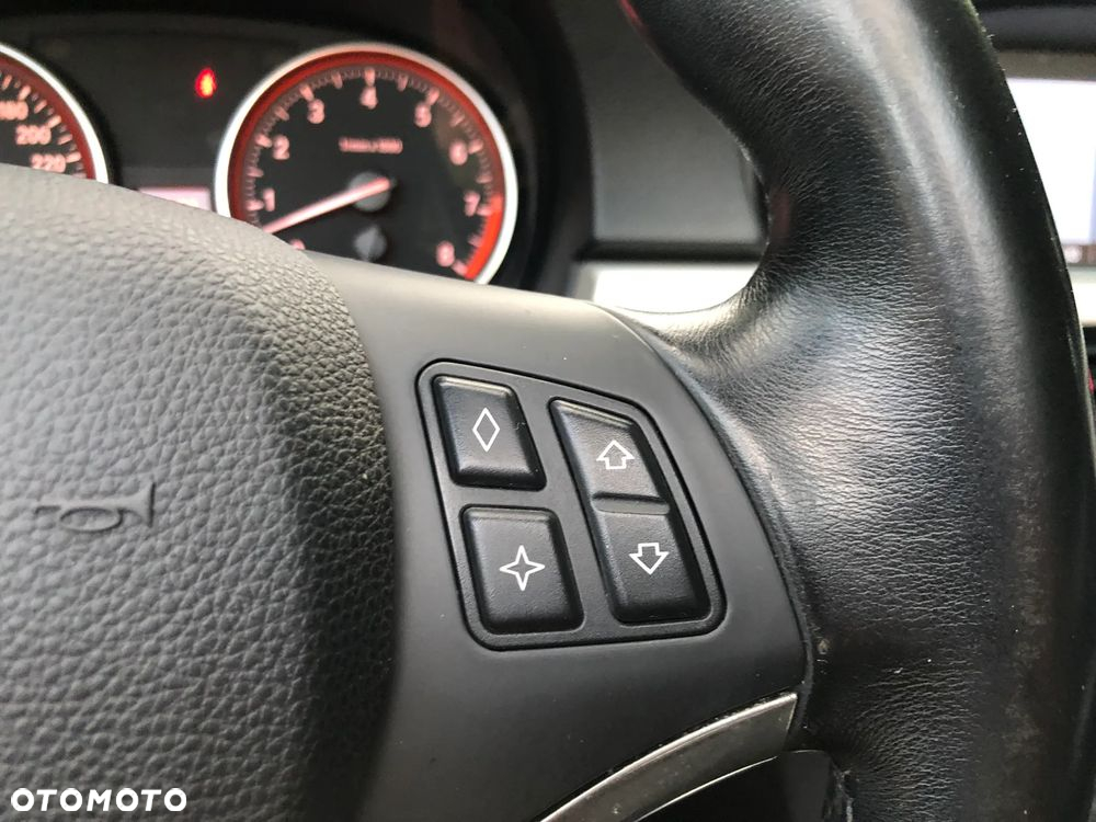 BMW Seria 3 330i Cabrio - 20