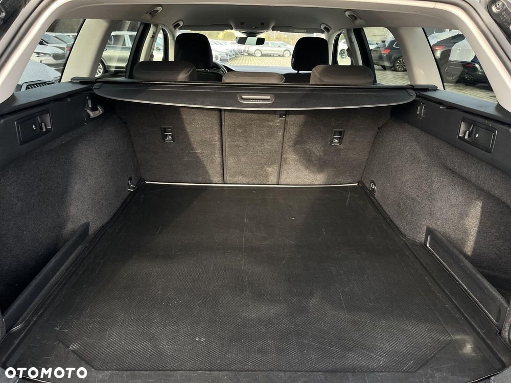 Volkswagen Passat - 15