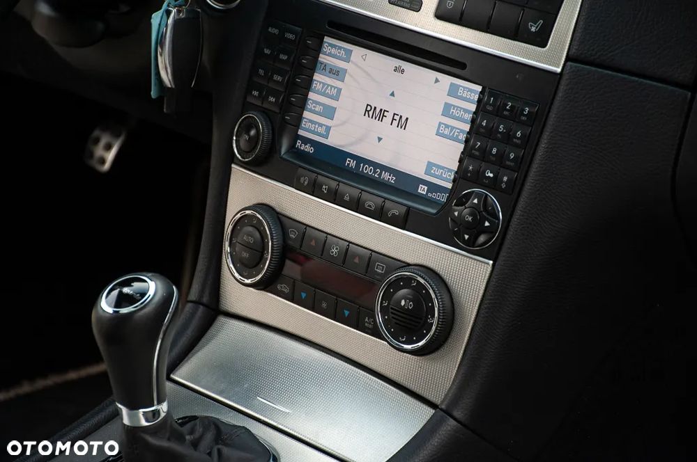 Mercedes-Benz CLK Coupe 350 7G-TRONIC Avantgarde - 24