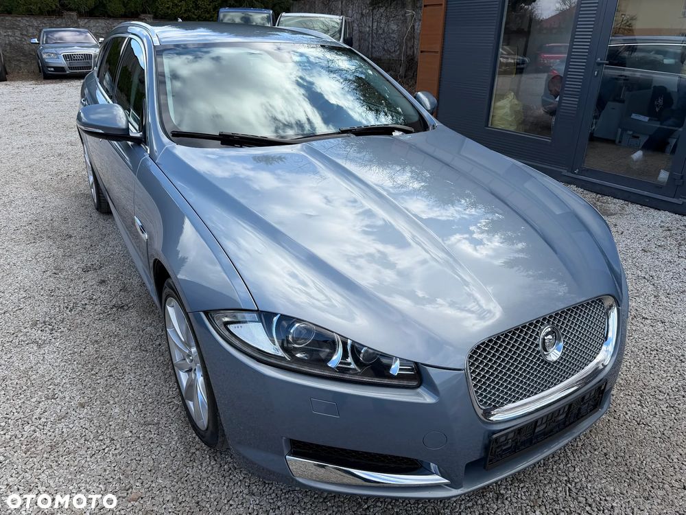 Jaguar XF 2.2 - 17