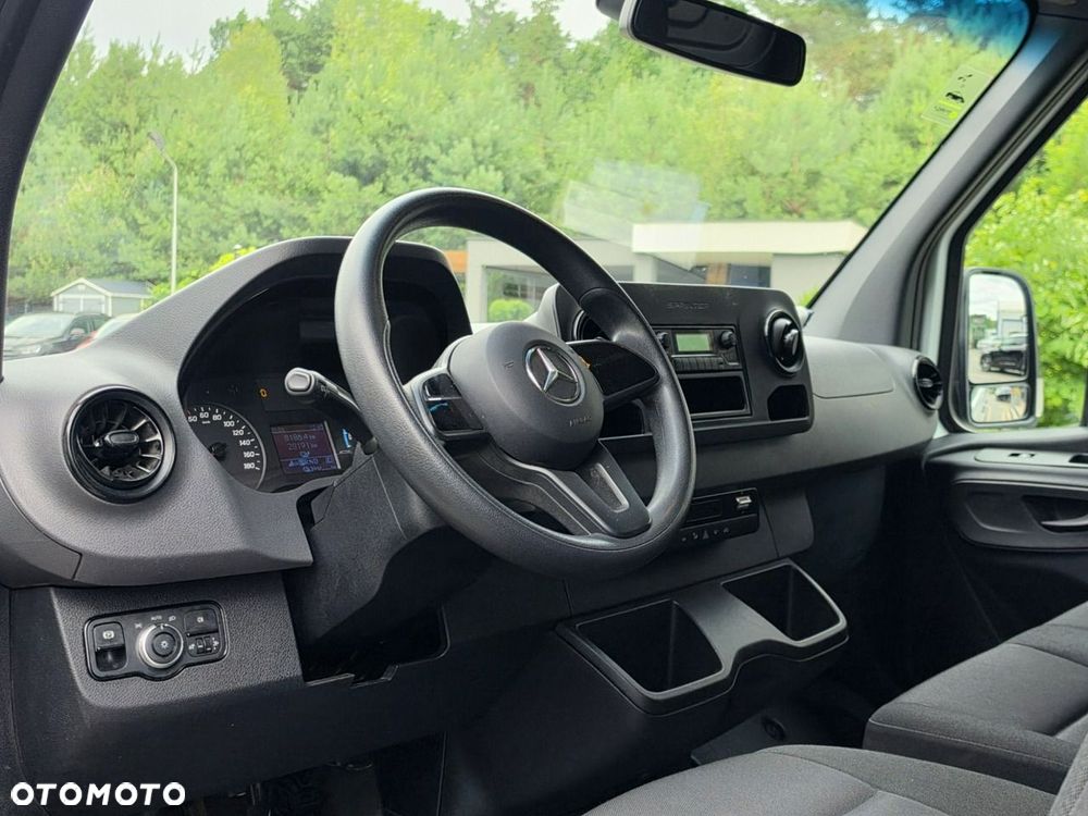 Mercedes-Benz Sprinter - 7