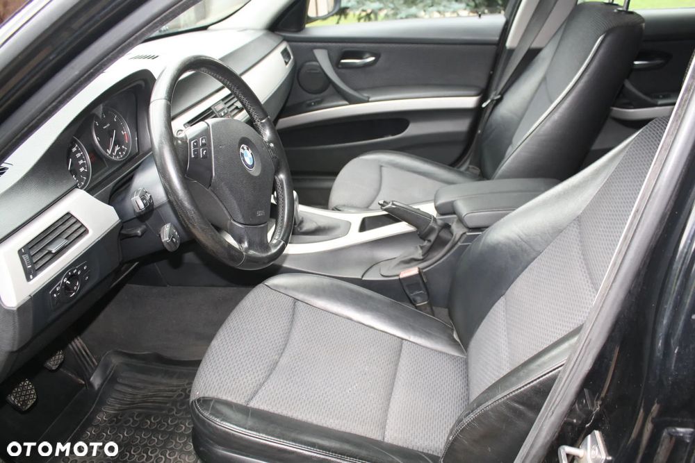BMW Seria 3 320d - 12
