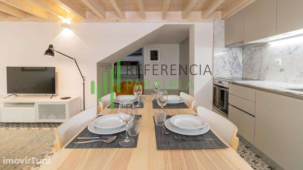 Duplex mezzanine no coraçao do Porto com terraço, perto do Sé - Grande imagem: 2/25