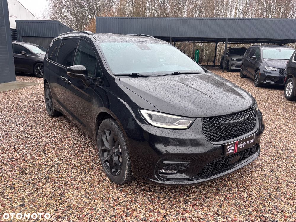 Chrysler Pacifica - 1