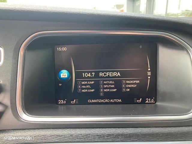 Volvo V40 T2 Momentum - 23