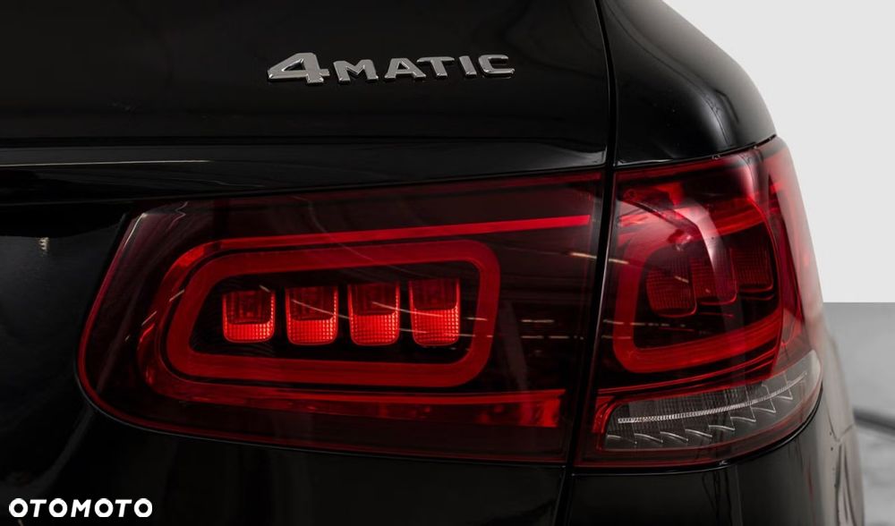 Mercedes-Benz GLC 300 e 4-Matic - 9